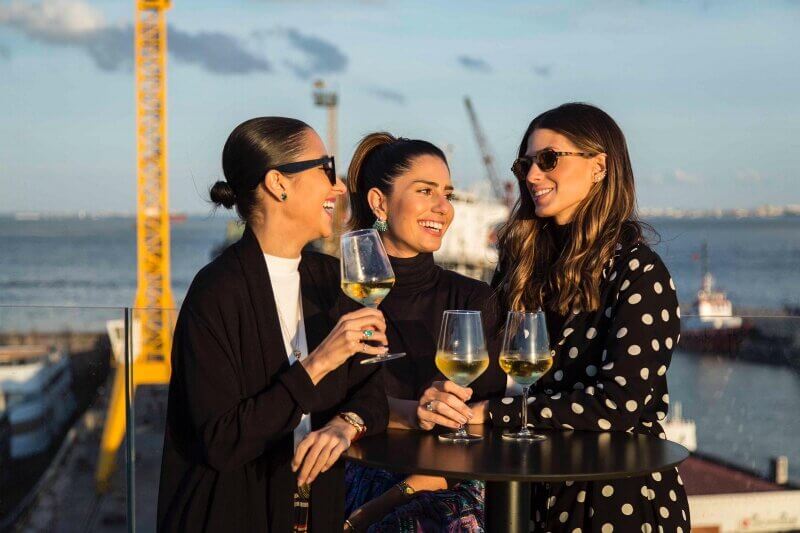 imagem approach conecta influenciadoras brasileiras mercado luxo portugues b